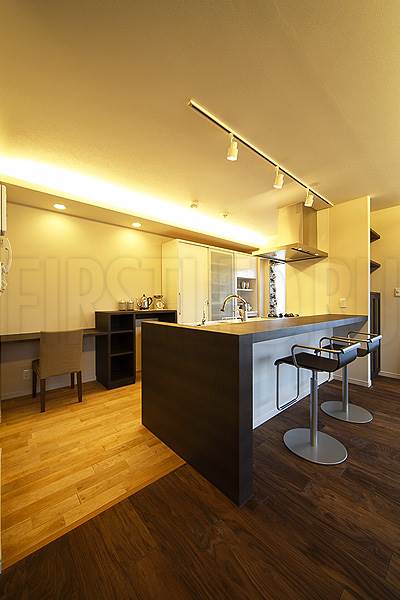 Светодиодная подсветка потолка и потолочных ниш в столовой или на кухне